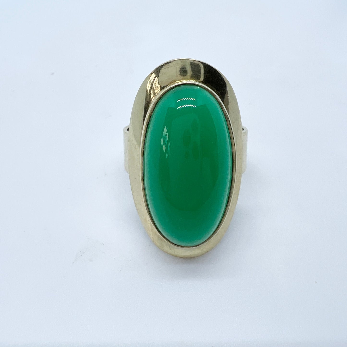 Vintage 1950-60s Bold 8k Gold Chrysoprase Ring.