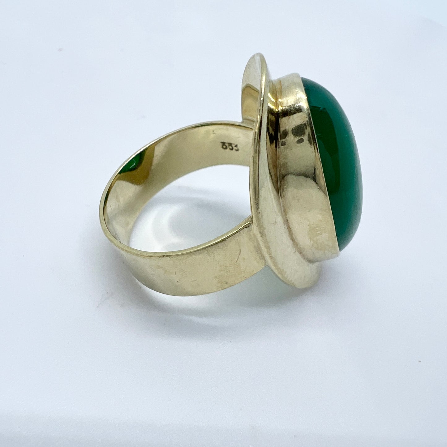 Vintage 1950-60s Bold 8k Gold Chrysoprase Ring.