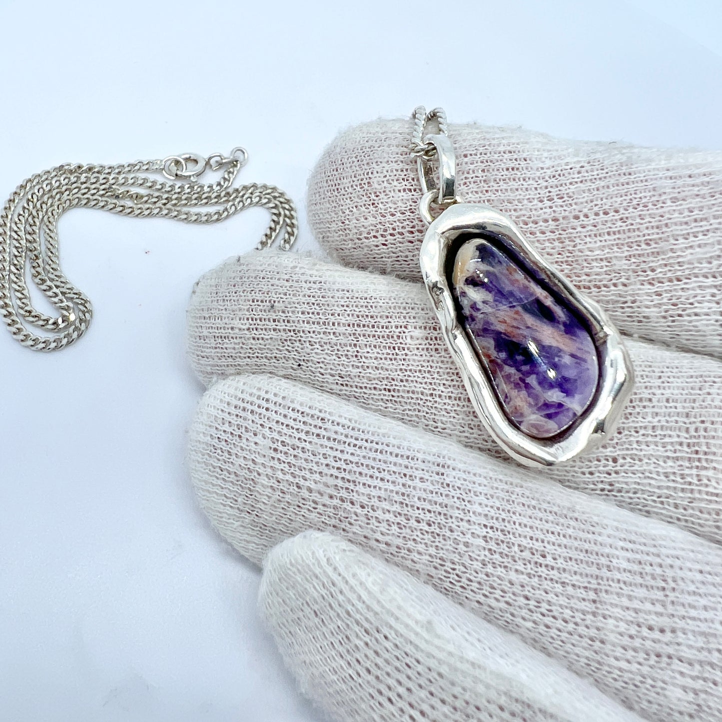 Vintage Sterling Silver Amethyst Pendant Necklace.