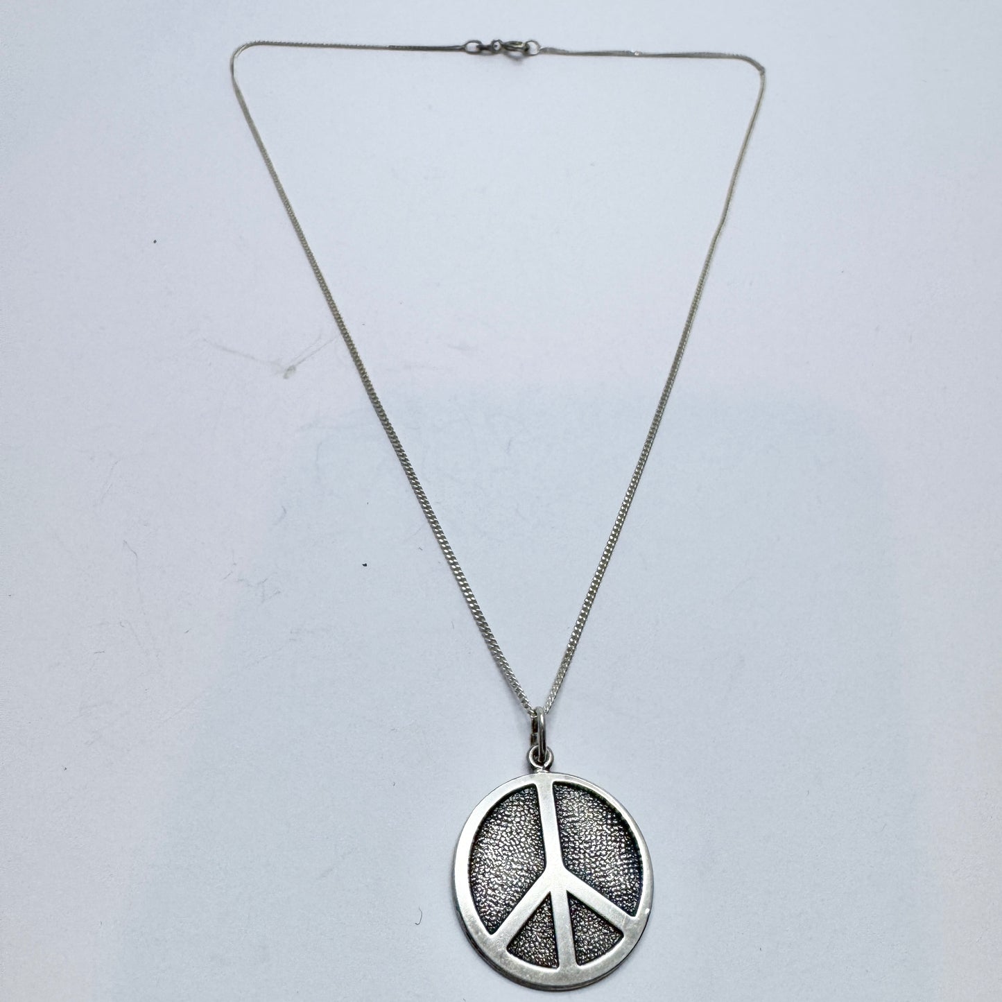 Victor Janson, Sweden 1972. Vintage Hippie-era Peace Sign Pendant Necklace.