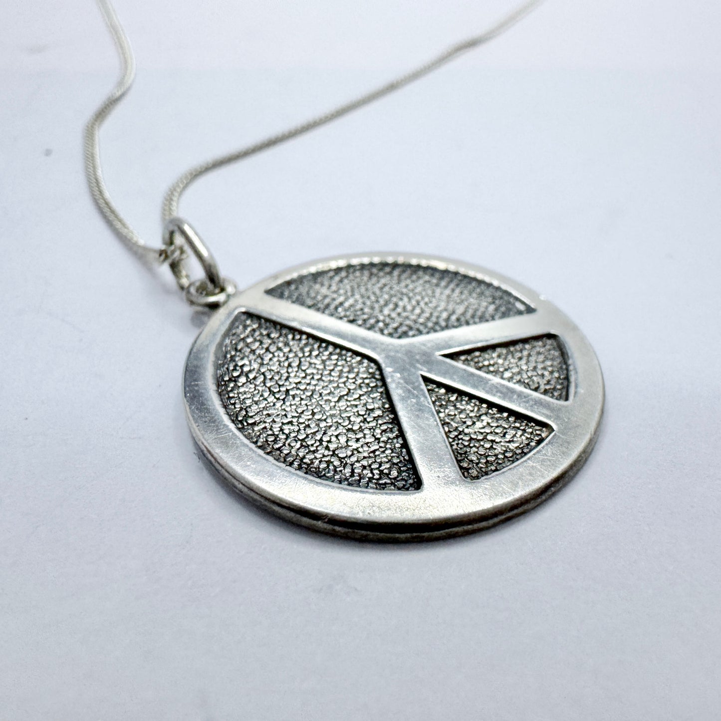 Victor Janson, Sweden 1972. Vintage Hippie-era Peace Sign Pendant Necklace.