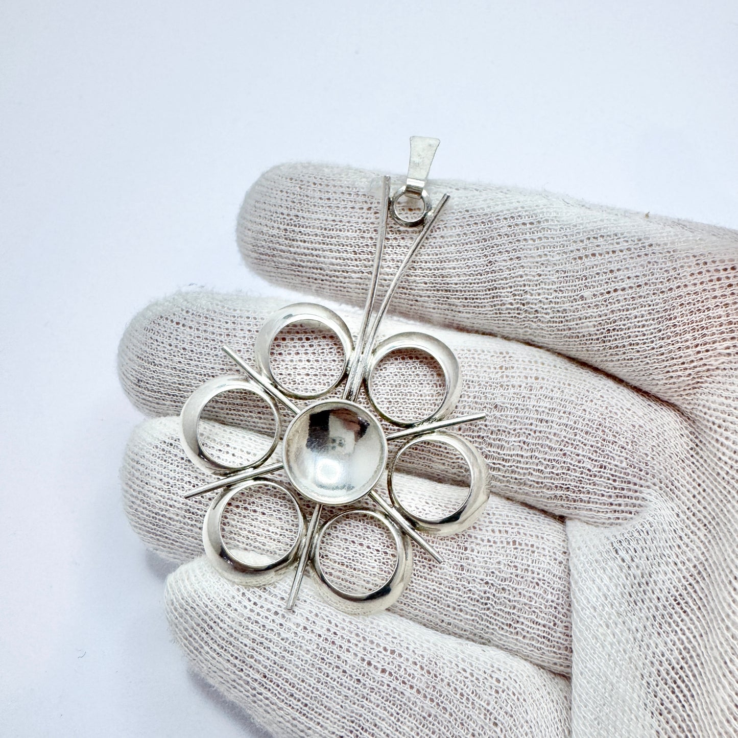 Vintage ca 1970. Vintage Modernist Solid Silver Pendant.