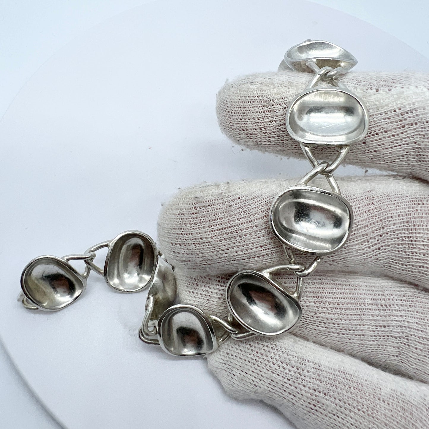 Sigurd Persson for Atelje Stigbert, Sweden 1954. Vintage Sterling Silver Bracelet. The Iconic Bowl Design.