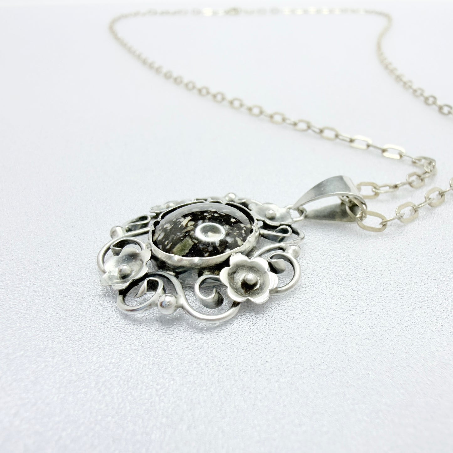 Atlejé Eng, Sweden year 1960. Vintage Solid Silver Porphyry Pendant Long Chain Necklace.