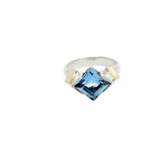 Vintage Sterling Silver Blue Synthetic Spinel Ring.