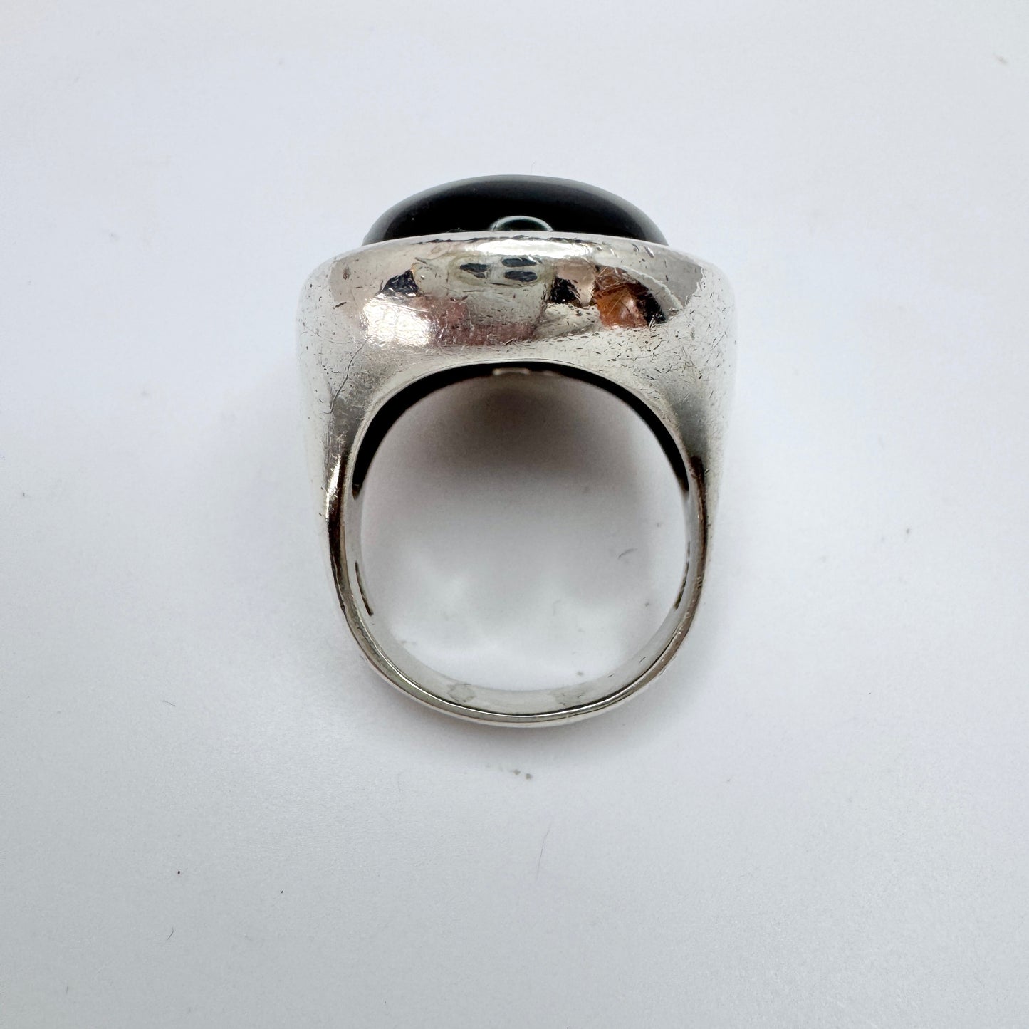 Horsens Solvvarefabrik, Denmark c 1970. Bold Vintage Sterling Silver Onyx Ring.
