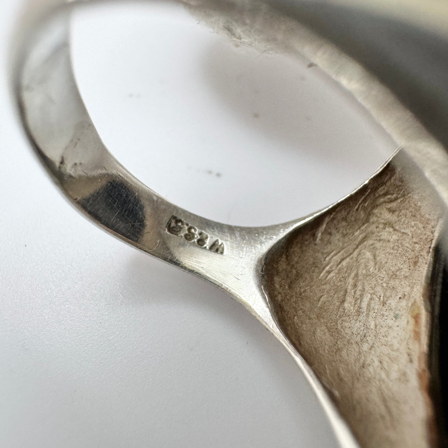 Horsens Solvvarefabrik, Denmark c 1970. Bold Vintage Sterling Silver Onyx Ring.