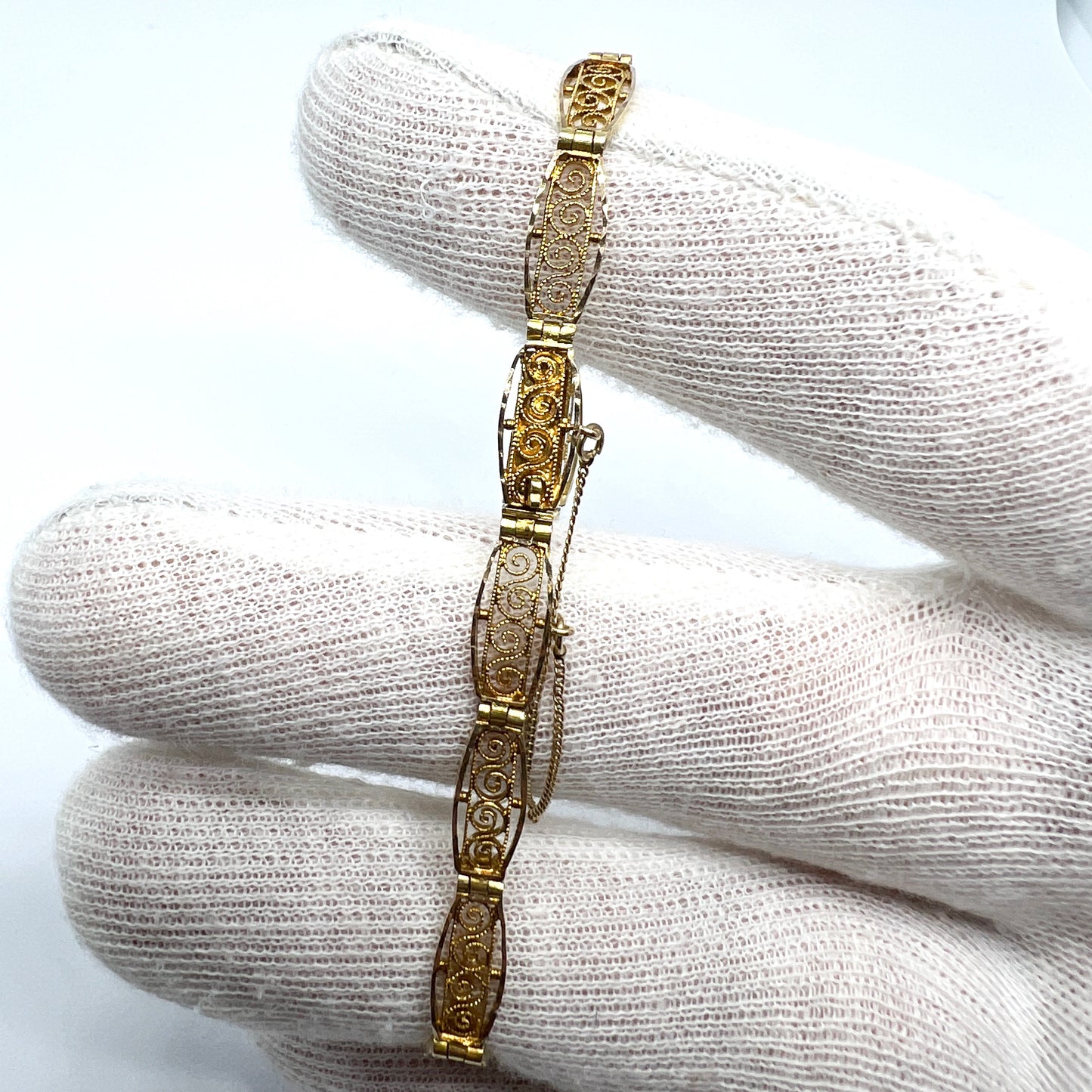 O Kristensen, Sweden 1916. Rare WW1-era Antique 18k Gold Enamel Paste Filigree Bracelet.