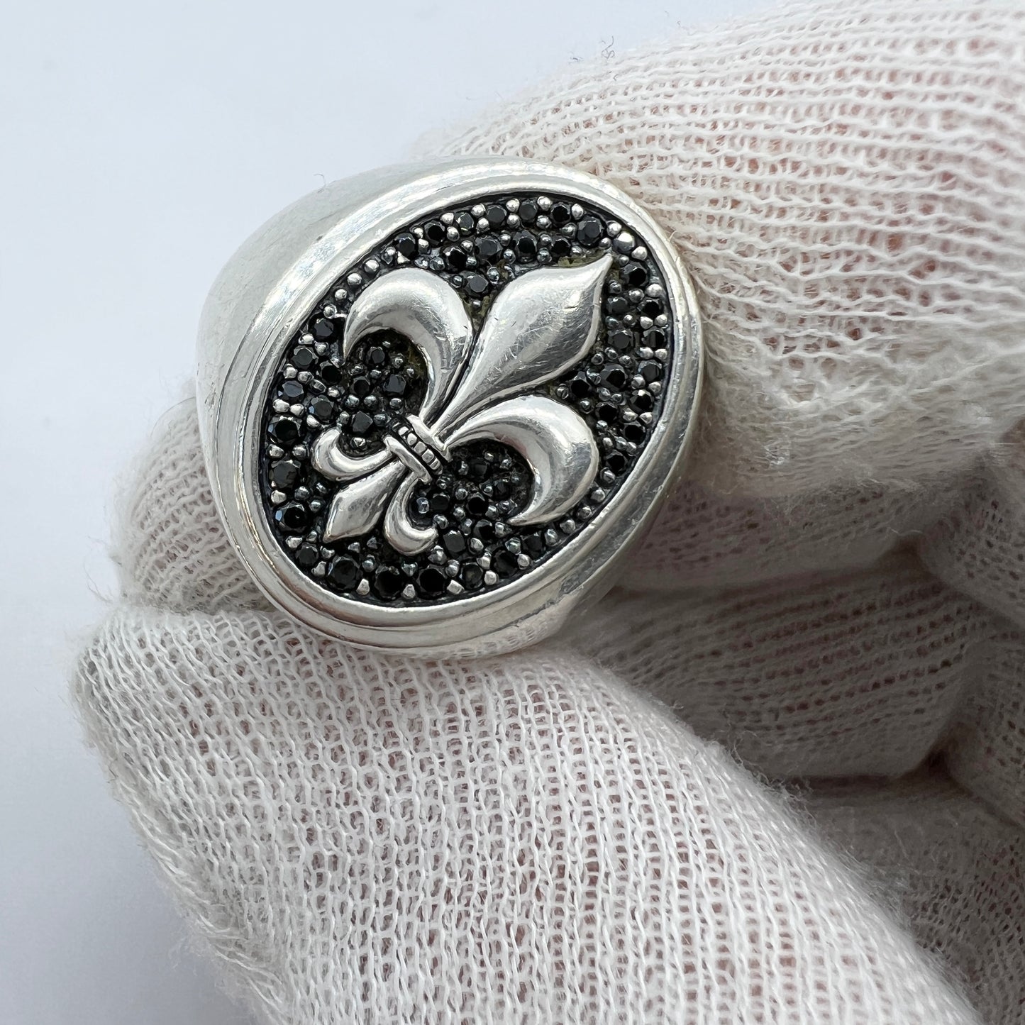 Thomas Sabo. Sterling Silver Black Cubic Zirconia Bourbon Lily Feur di Lis Ring.