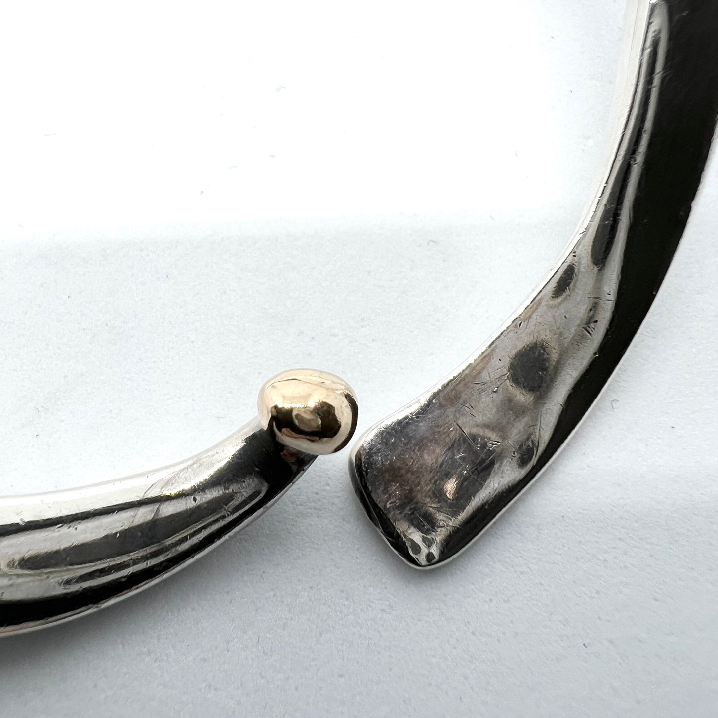 B Gunnarsson, Sweden 1975. Chunky Vintage Modernist Sterling Silver Bangle Bracelet.