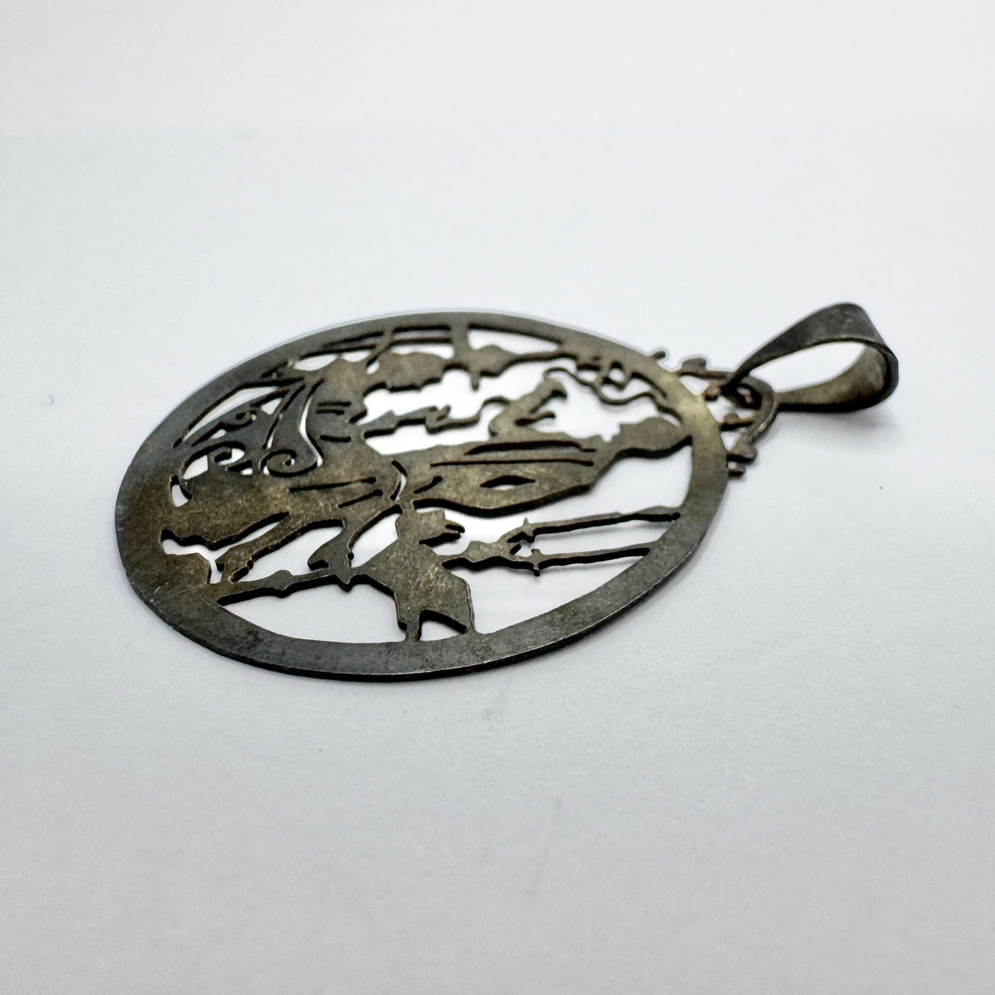 Vintage 1930-40s Solid Silver Silhouette Pendant.