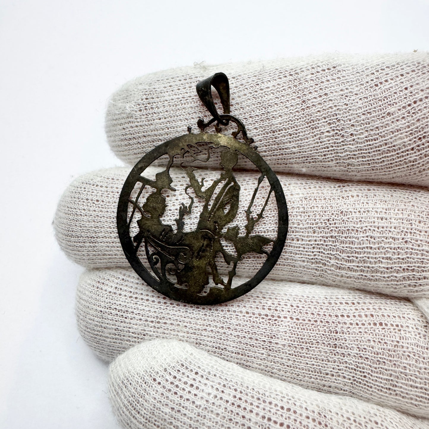 Vintage 1930-40s Solid Silver Silhouette Pendant.