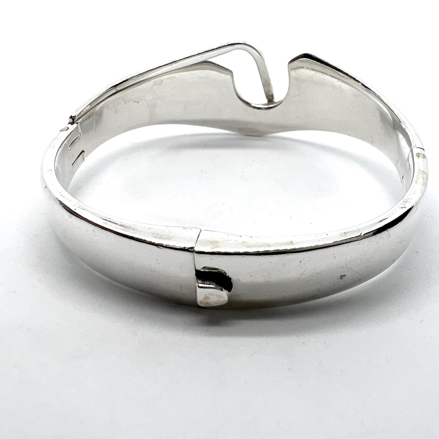 Rossana, Mexico. Vintage Sterling Silver Hinged Bracelet.