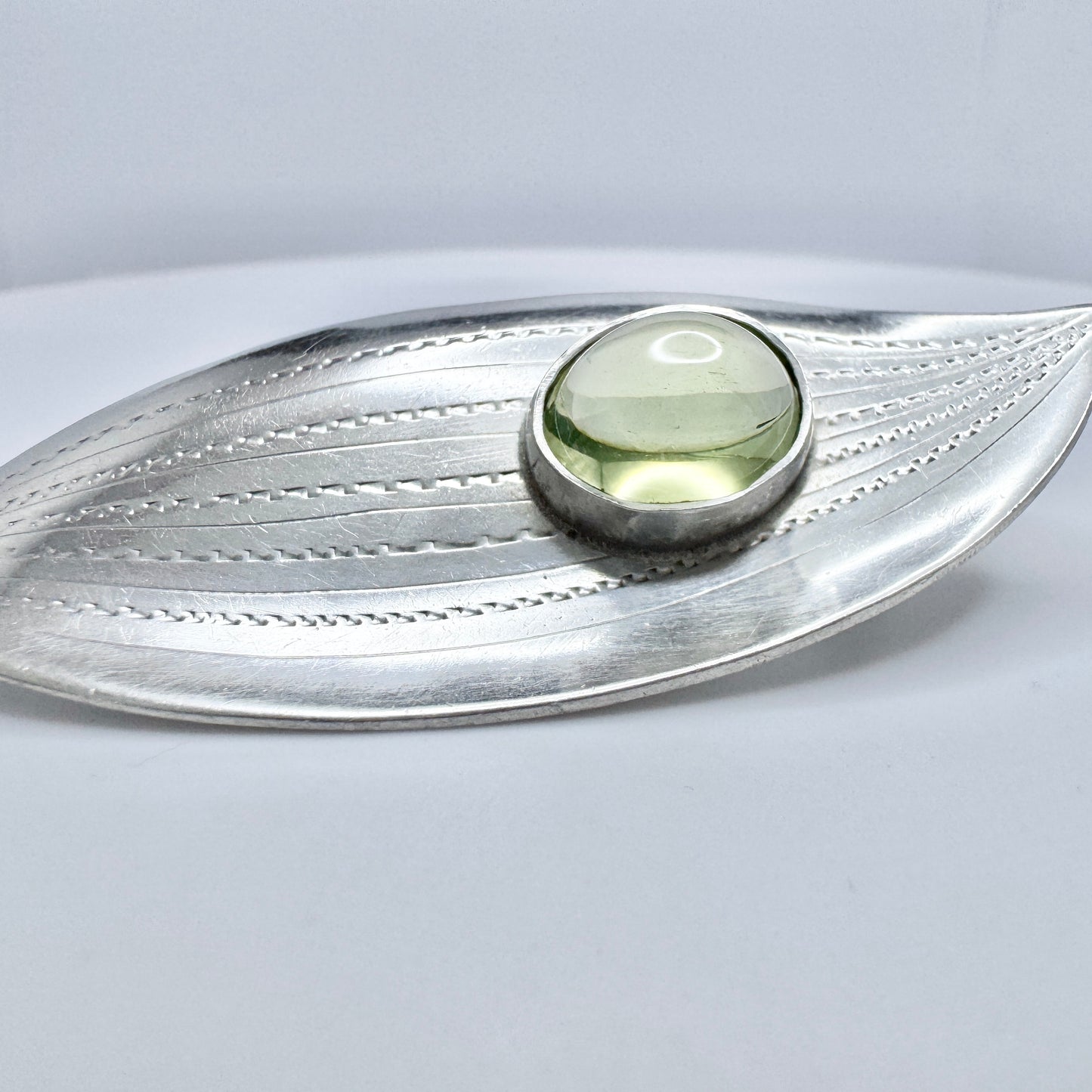 Acke Tötterman, Sweden 1955. Vintage Sterling Silver Green Quartz Brooch.