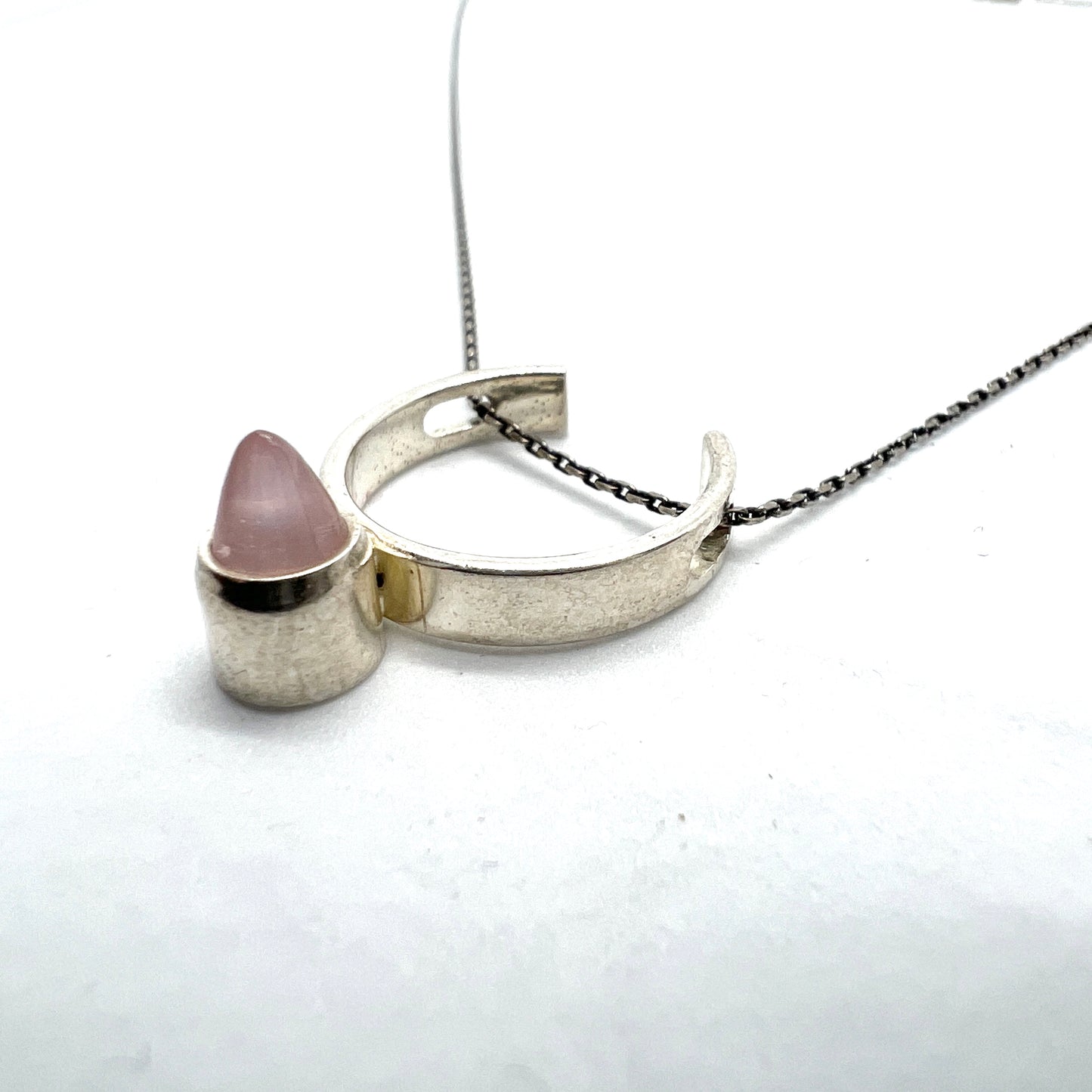 Elis Kauppi, Kupittaan Kulta Finland 1969. Solid Silver Rose Quartz Pendant Necklace.