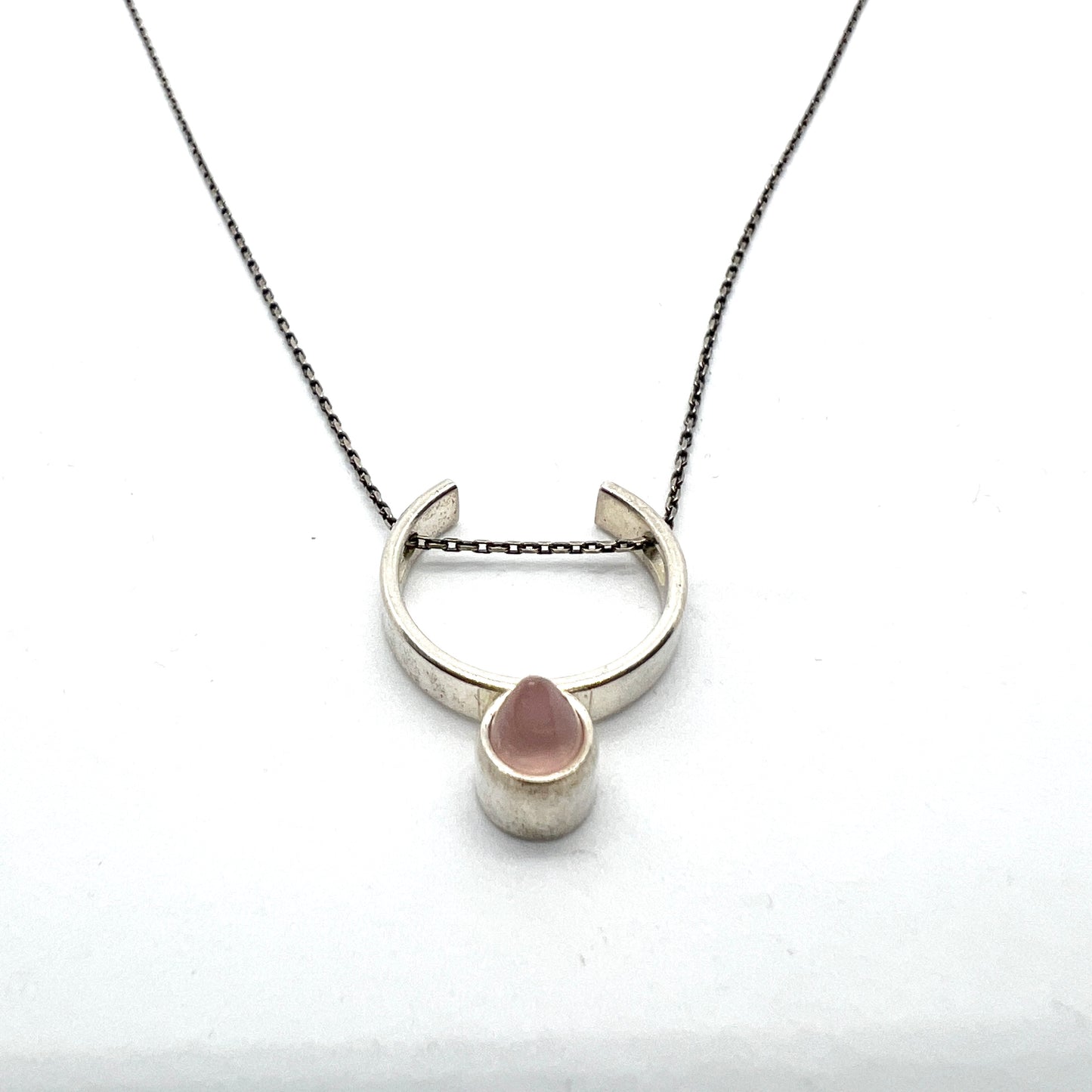 Elis Kauppi, Kupittaan Kulta Finland 1969. Solid Silver Rose Quartz Pendant Necklace.