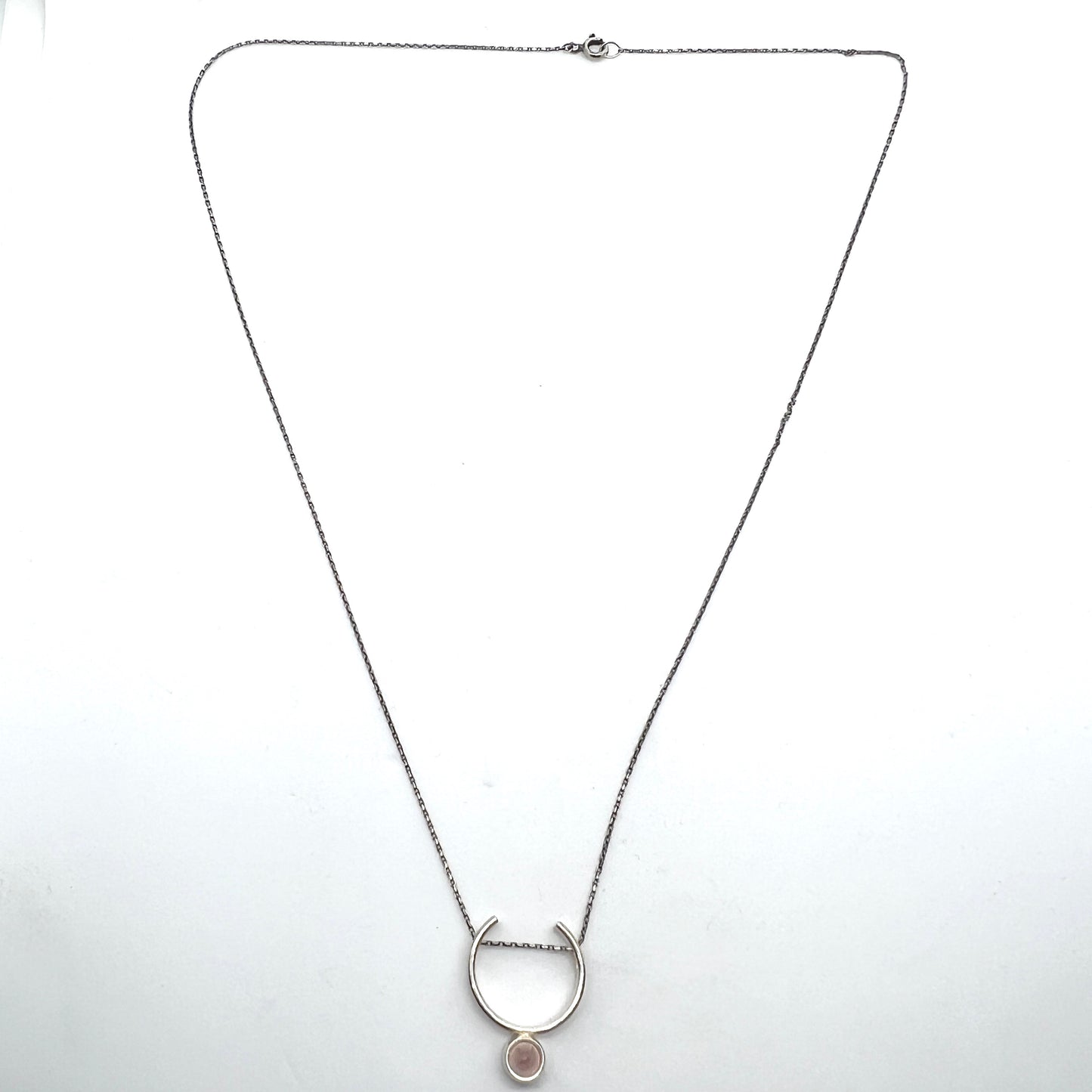 Elis Kauppi, Kupittaan Kulta Finland 1969. Solid Silver Rose Quartz Pendant Necklace.