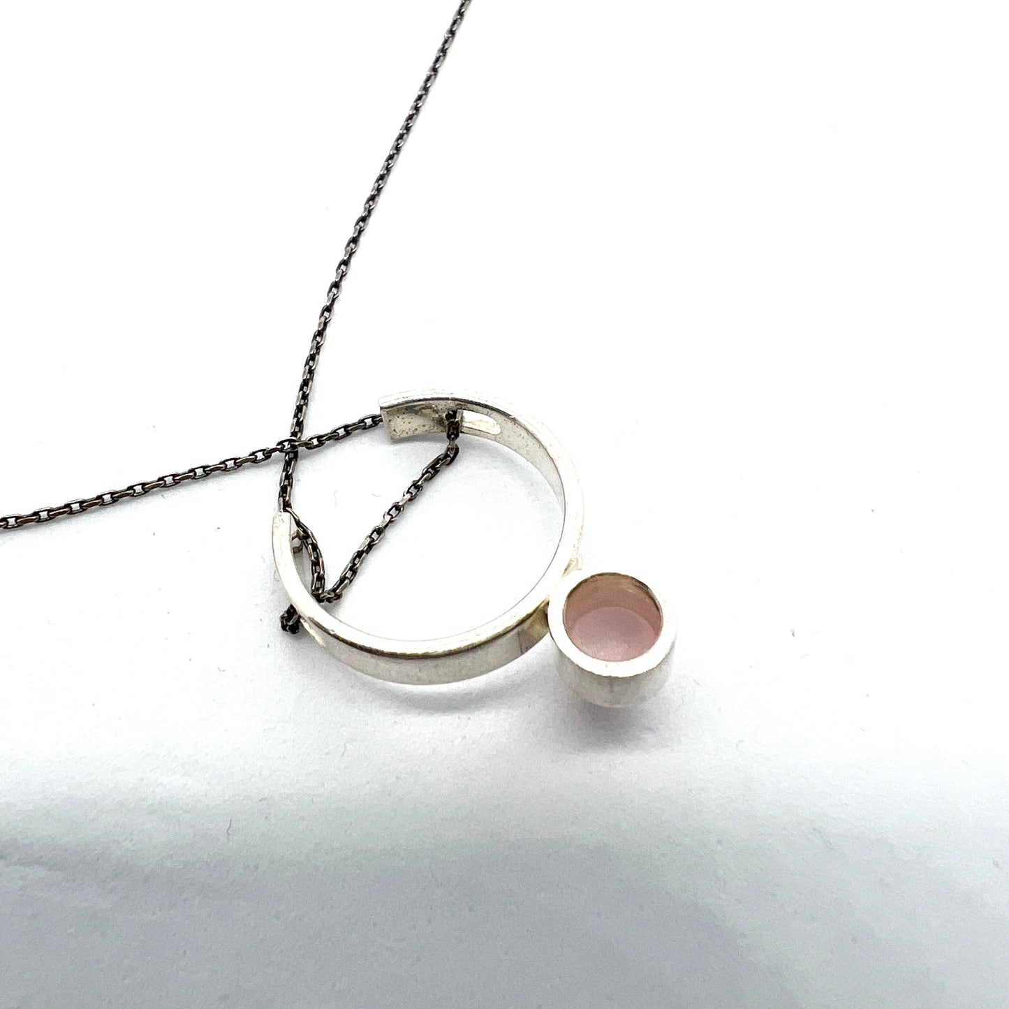 Elis Kauppi, Kupittaan Kulta Finland 1969. Solid Silver Rose Quartz Pendant Necklace.