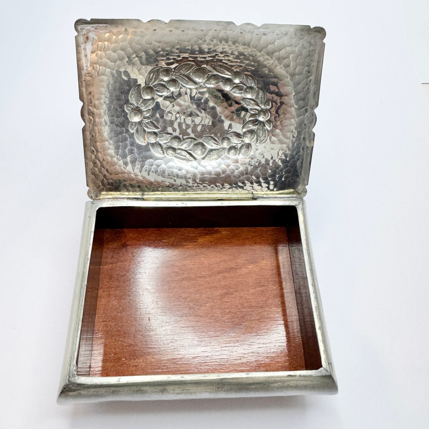 HAGS Tin, Denmark ca 1930s. Vintage Pewter Jewelry / Cigarette Box.