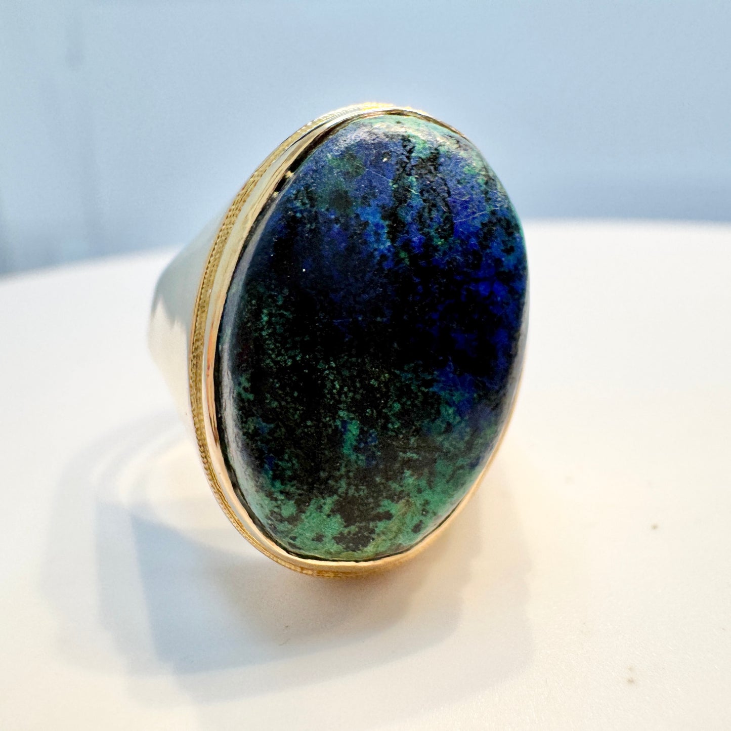 Erik Wahlbeck, Sweden 1977. Bold Vintage 18k Gold Azurite Signet Ring. 10.6gram