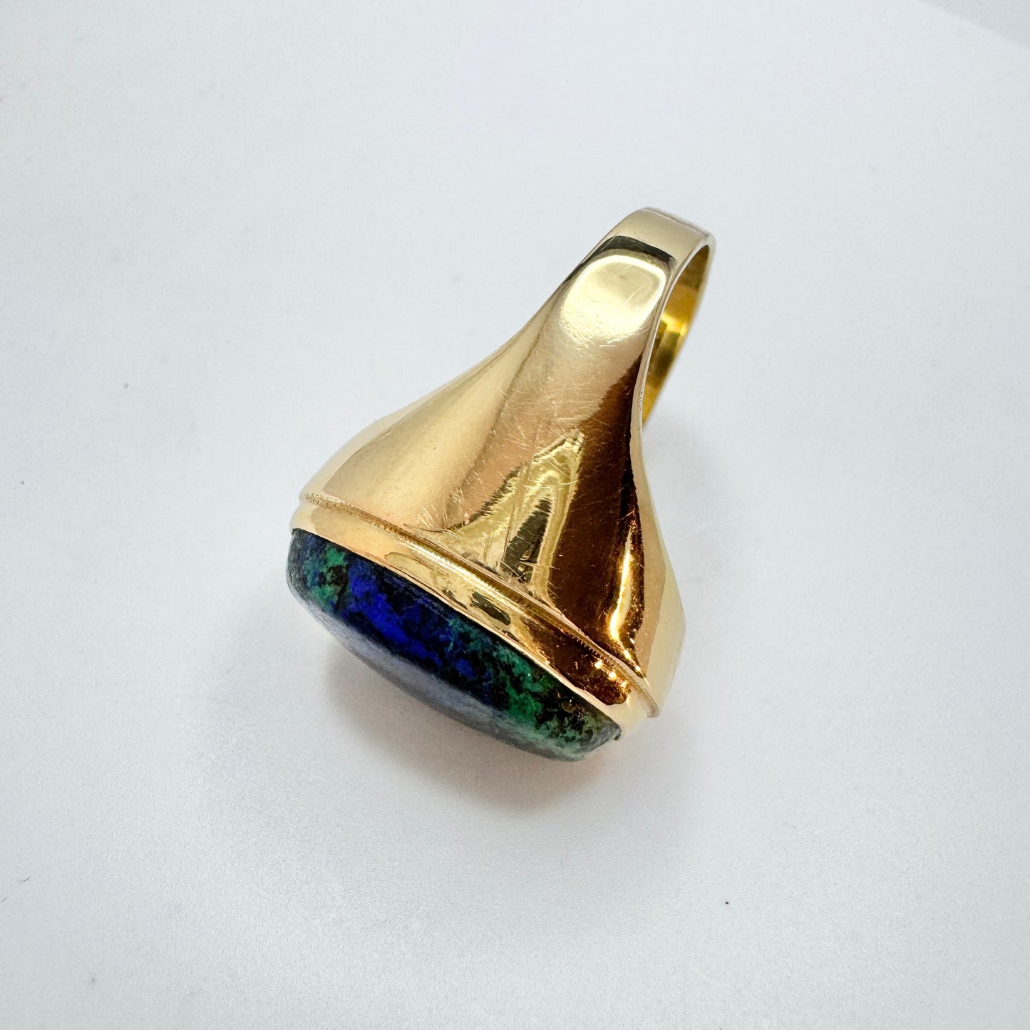 Erik Wahlbeck, Sweden 1977. Bold Vintage 18k Gold Azurite Signet Ring. 10.6gram