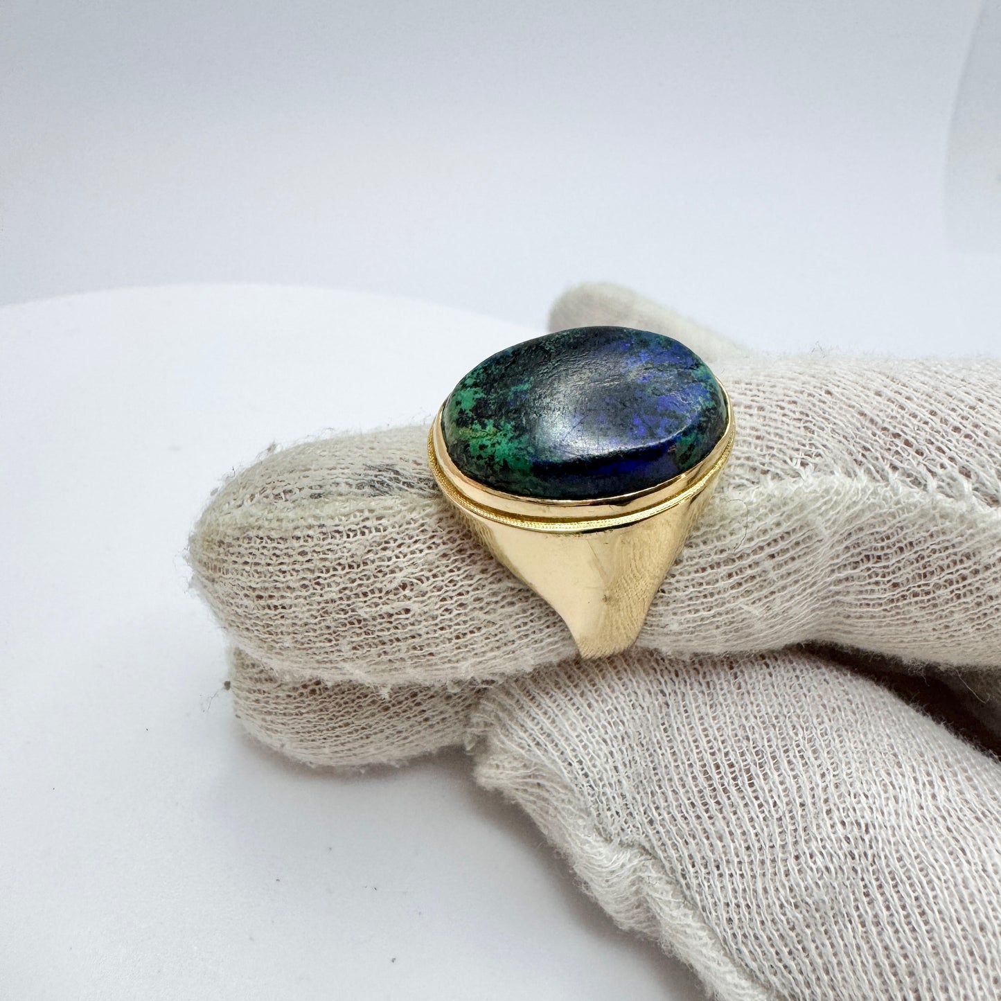 Erik Wahlbeck, Sweden 1977. Bold Vintage 18k Gold Azurite Signet Ring. 10.6gram