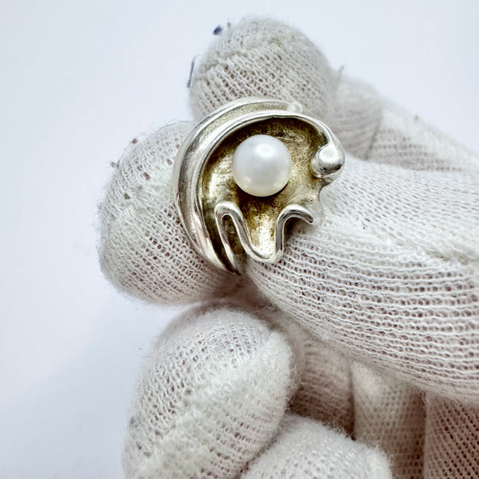Finland. Vintage Sterling Silver Cultured Pearl Ring.