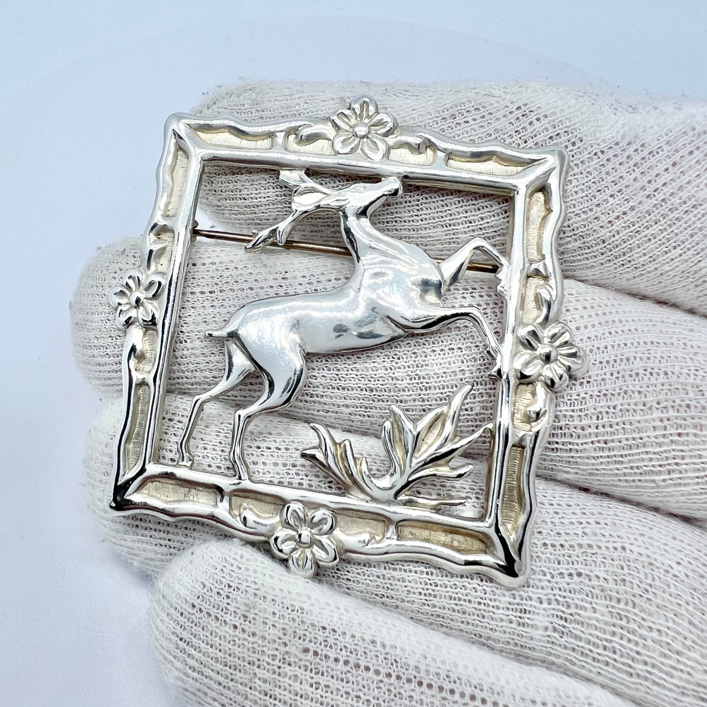 Maker Lang Vintage 1940-50s. Sterling Silver Brooch.