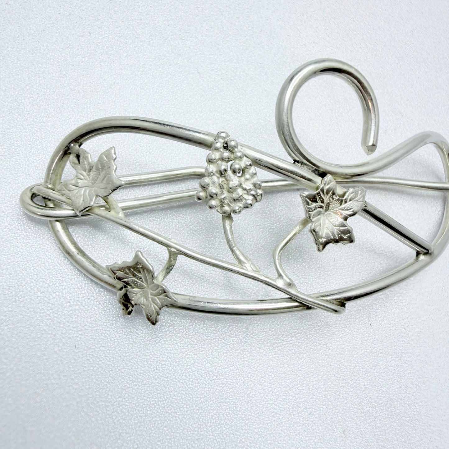 Guld og Sølv Design, Denmark 1970s. Large Sterling Silver Grapevine Hair Jewelry.