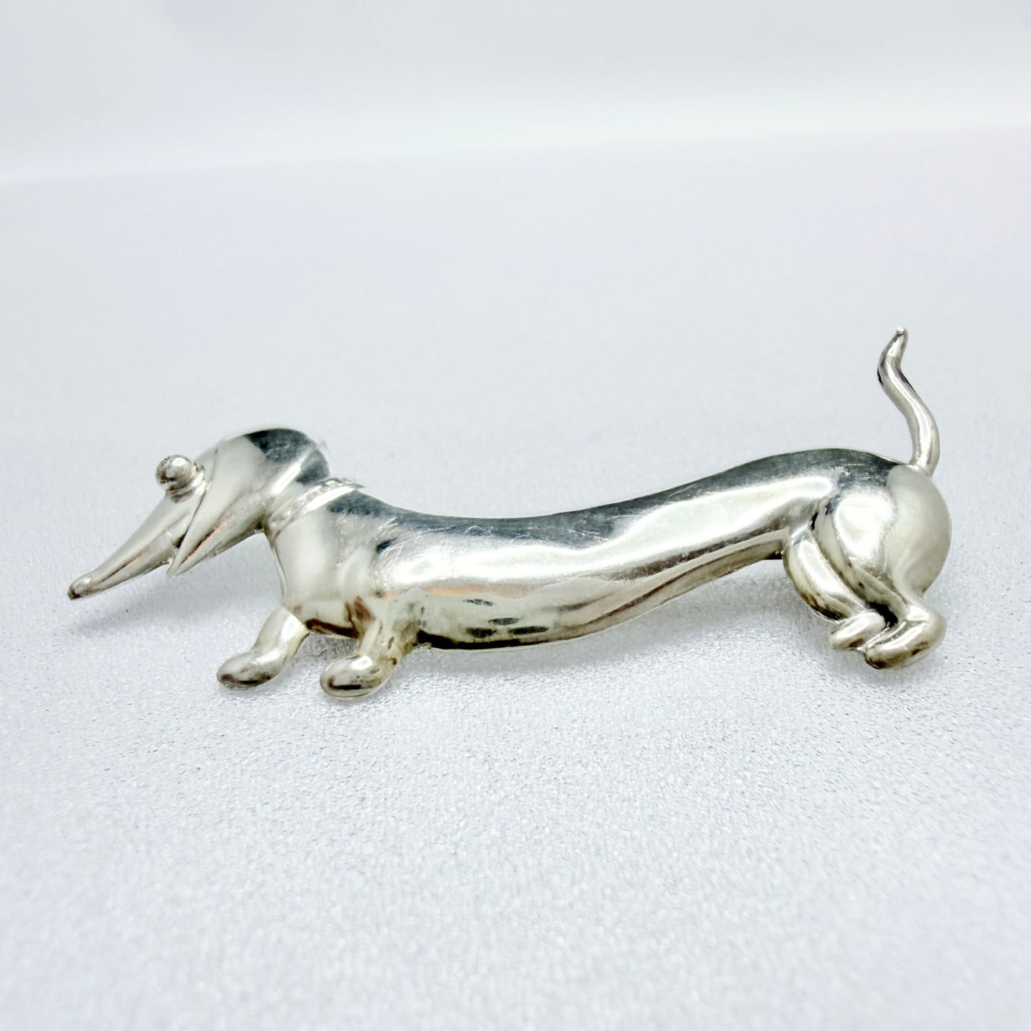 Horacio De La Parra, Mexico. Vintage Sterling Silver Dachshund Brooch.