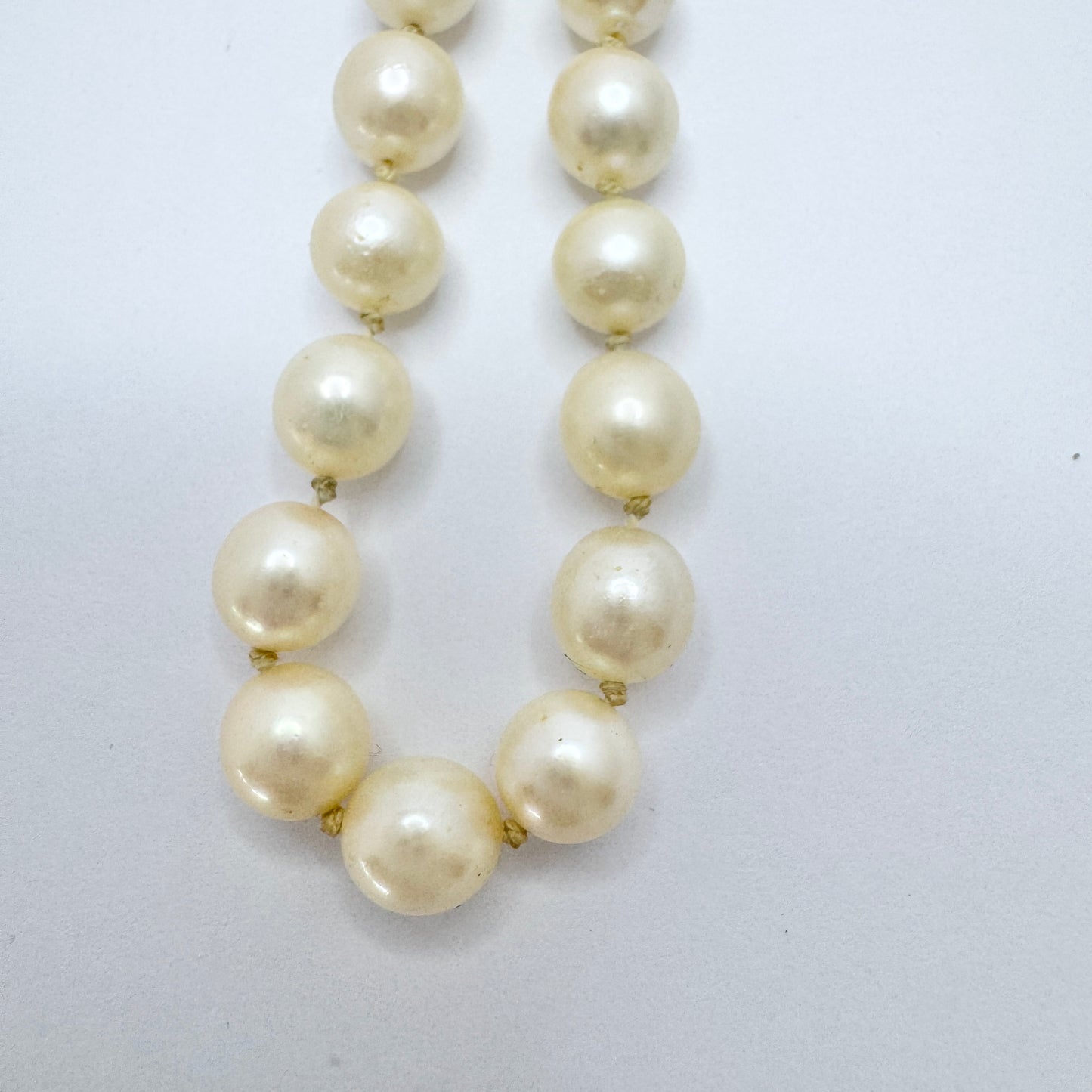 JOA. Vintage Sterling Silver Cultured Pearl 83cm / 32.7in Necklace.