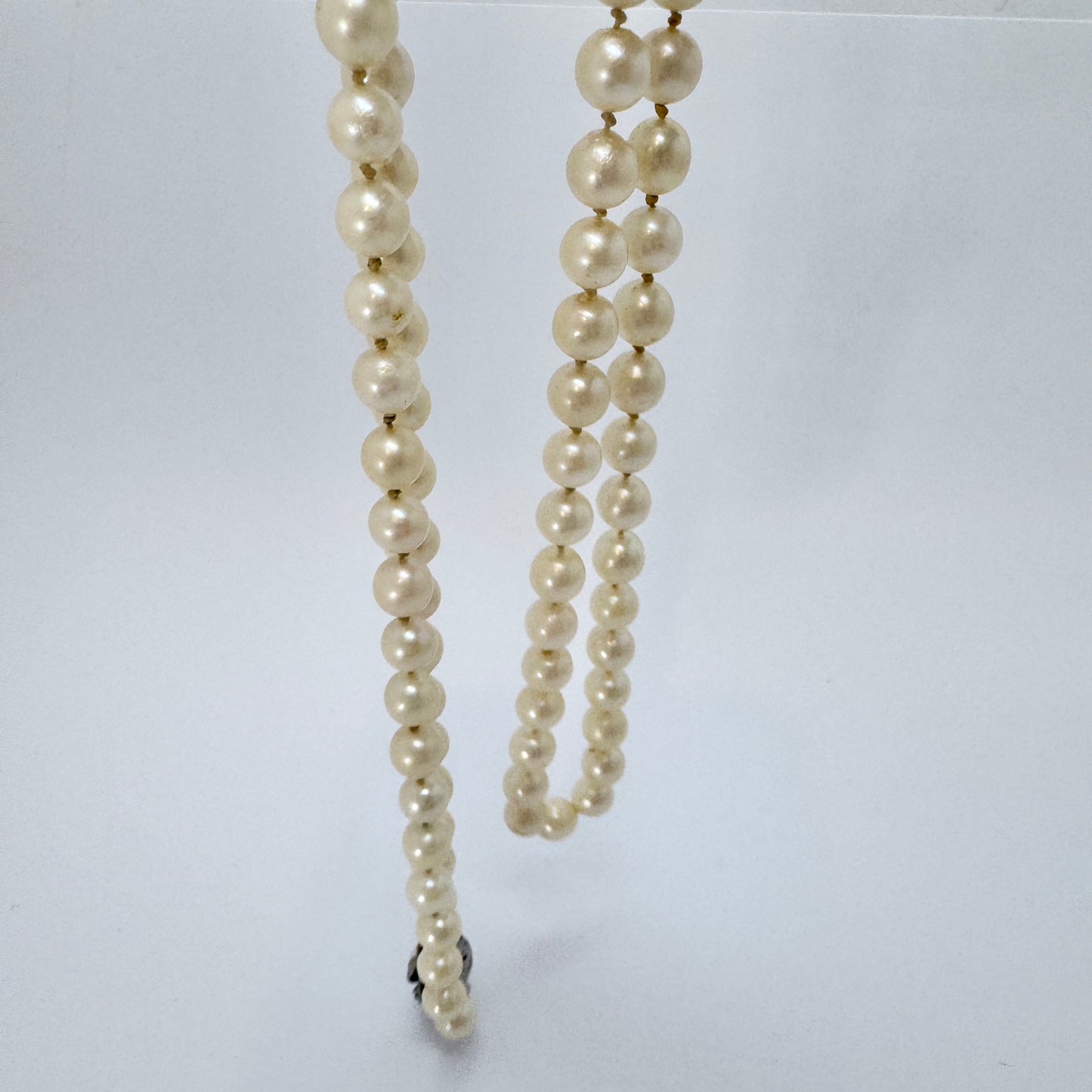 JOA. Vintage Sterling Silver Cultured Pearl 83cm / 32.7in Necklace.