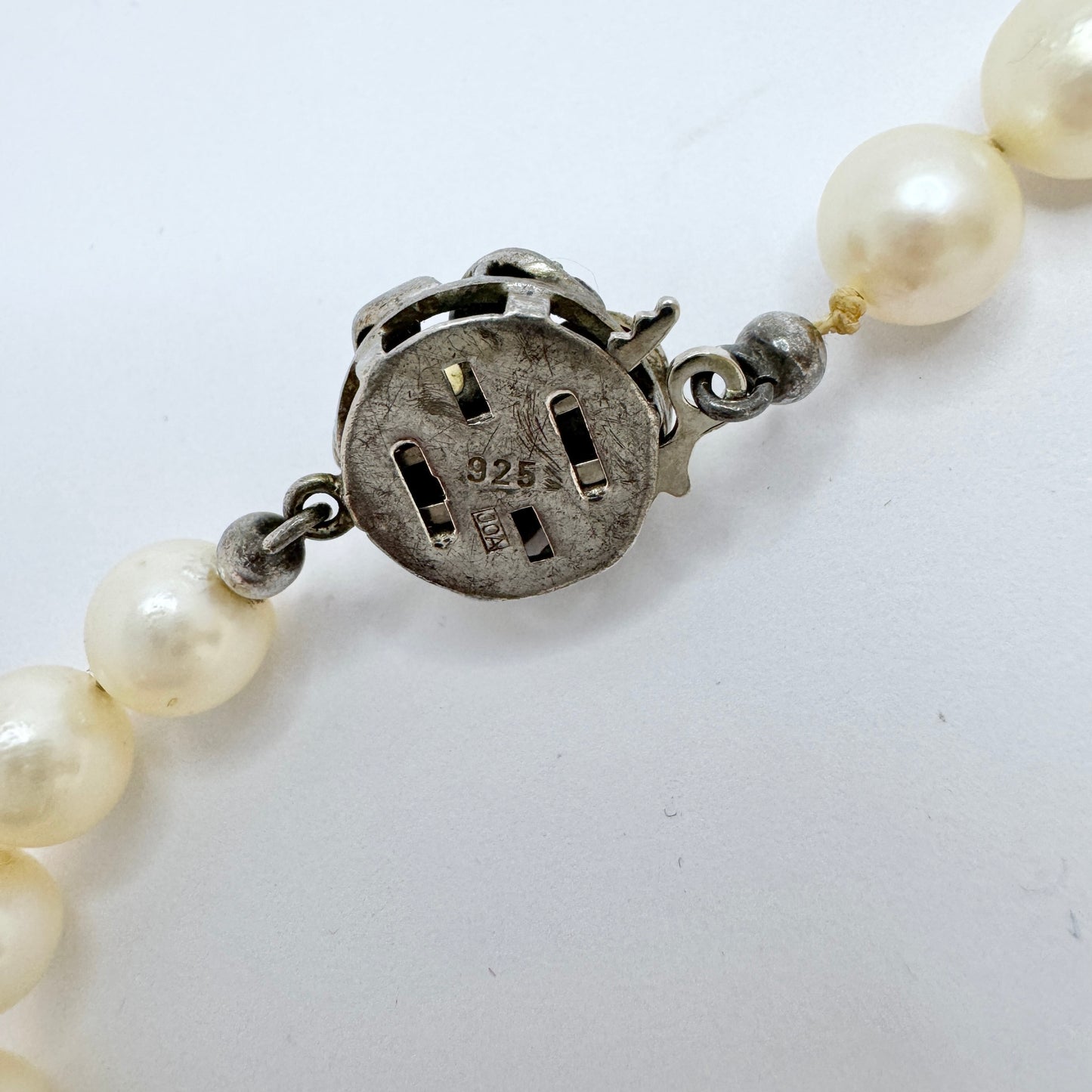 JOA. Vintage Sterling Silver Cultured Pearl 83cm / 32.7in Necklace.