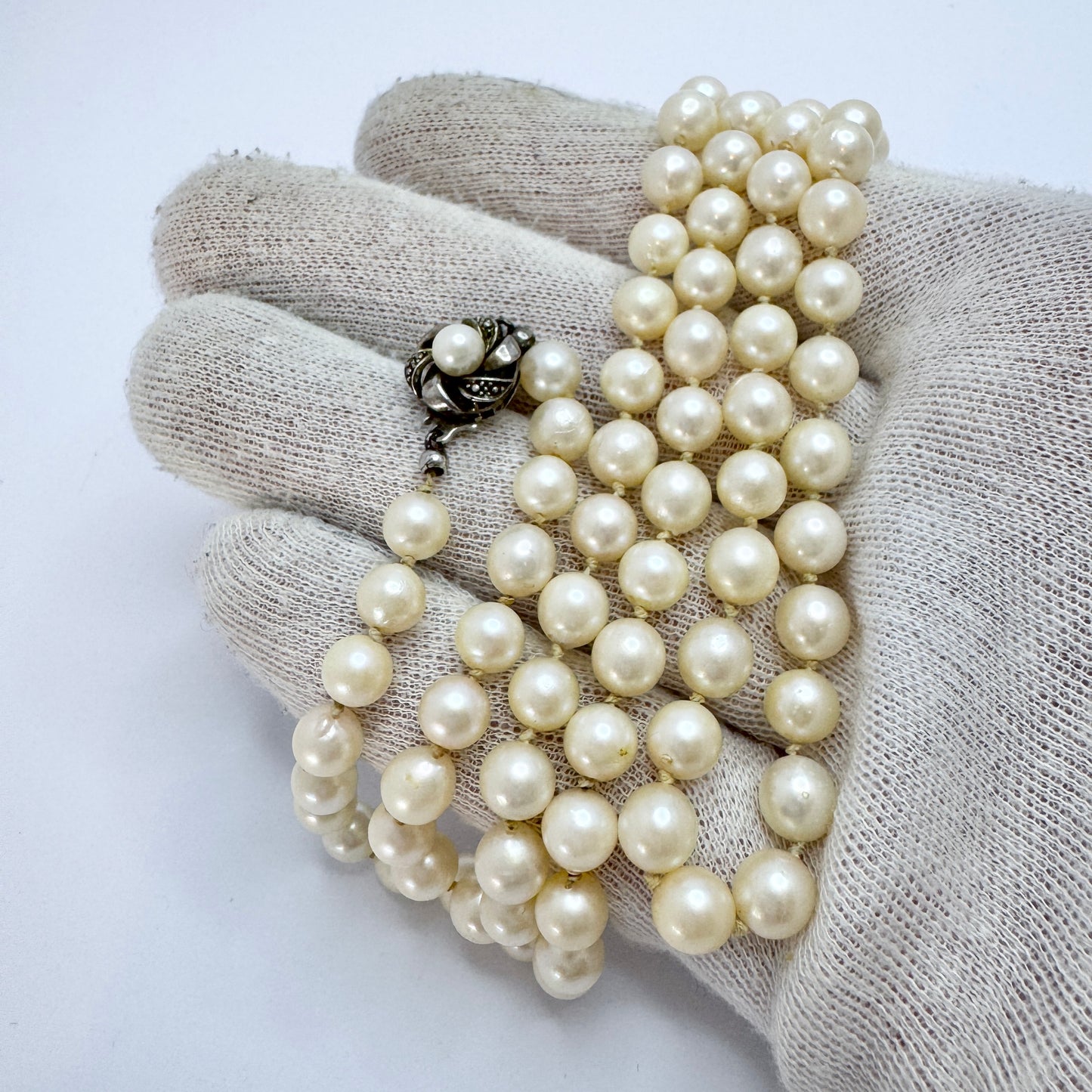 JOA. Vintage Sterling Silver Cultured Pearl 83cm / 32.7in Necklace.