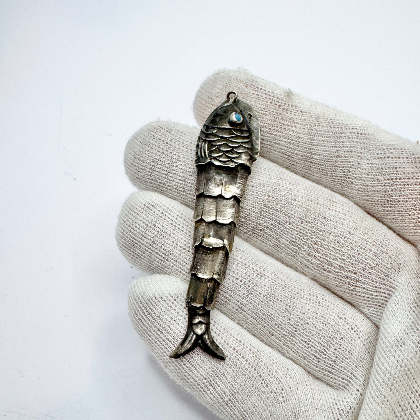 Vintage Solid Silver Turquoise Wiggle Fish Pendant.