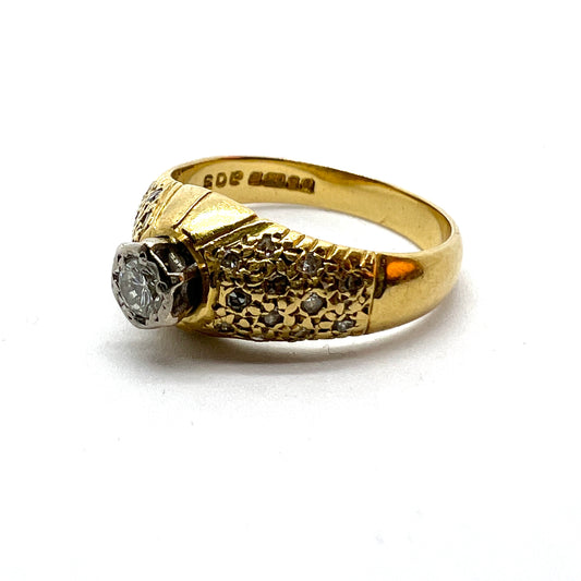 Birmingham 1976, Vintage 18k Gold 0.39ctw Diamond Ring.