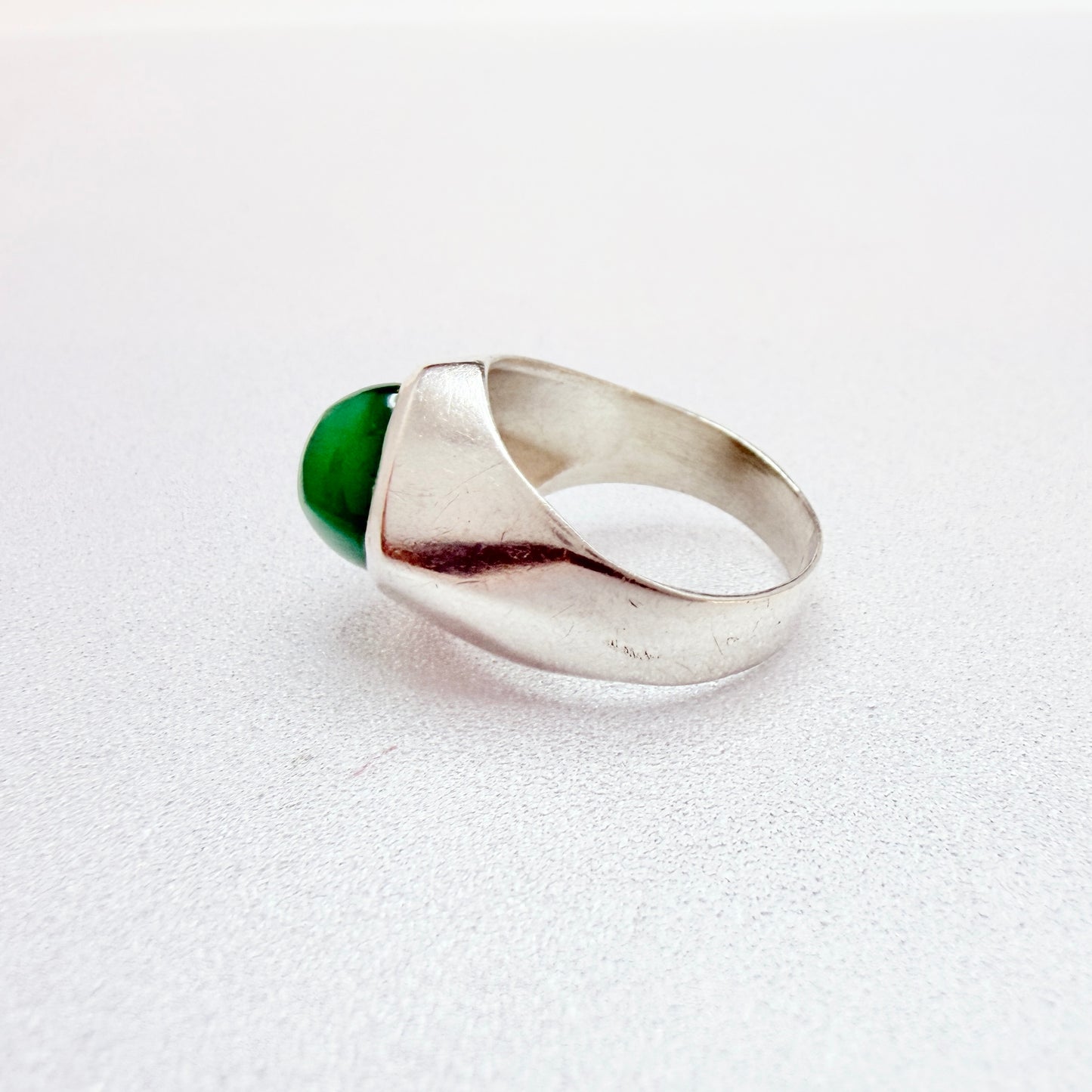 Kaplan, Sweden 1967. Vintage Sterling Silver Space Age Chrysoprase Ring.