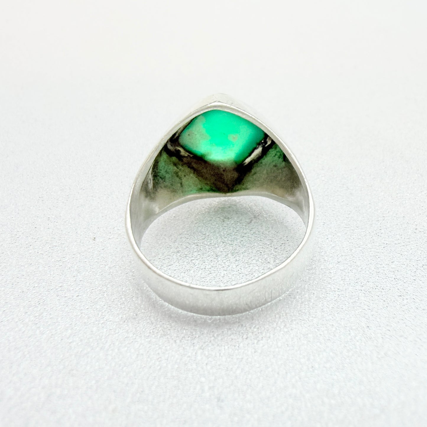 Kaplan, Sweden 1967. Vintage Sterling Silver Space Age Chrysoprase Ring.