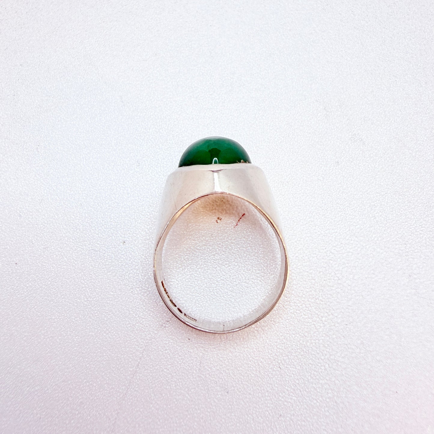 Kaplan, Sweden 1967. Vintage Sterling Silver Space Age Chrysoprase Ring.