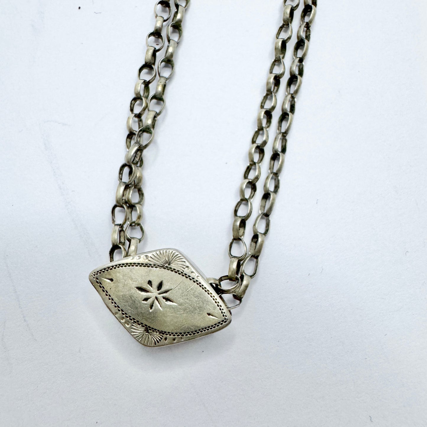 Germany c 1900. Antique Solid Silver Muff Chain Necklace.