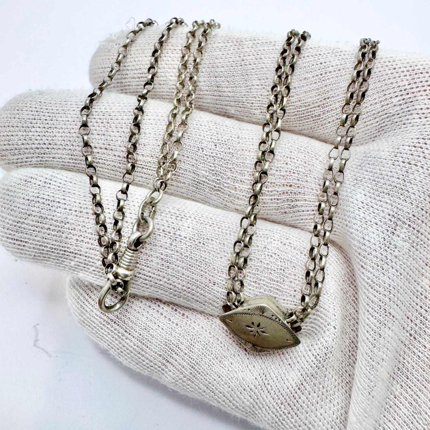 Germany c 1900. Antique Solid Silver Muff Chain Necklace.