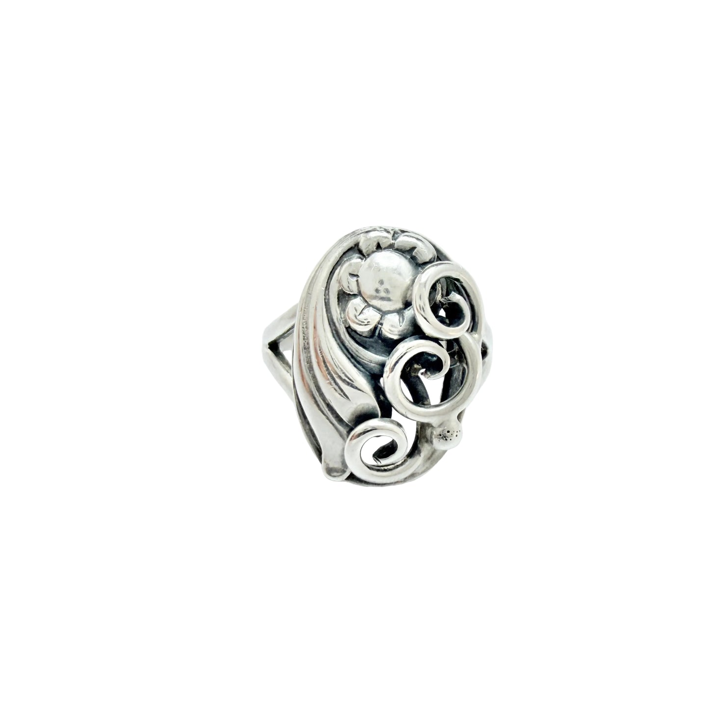 Kaplan, Sweden 1950s. Vintage Solid Silver Flower Ring.