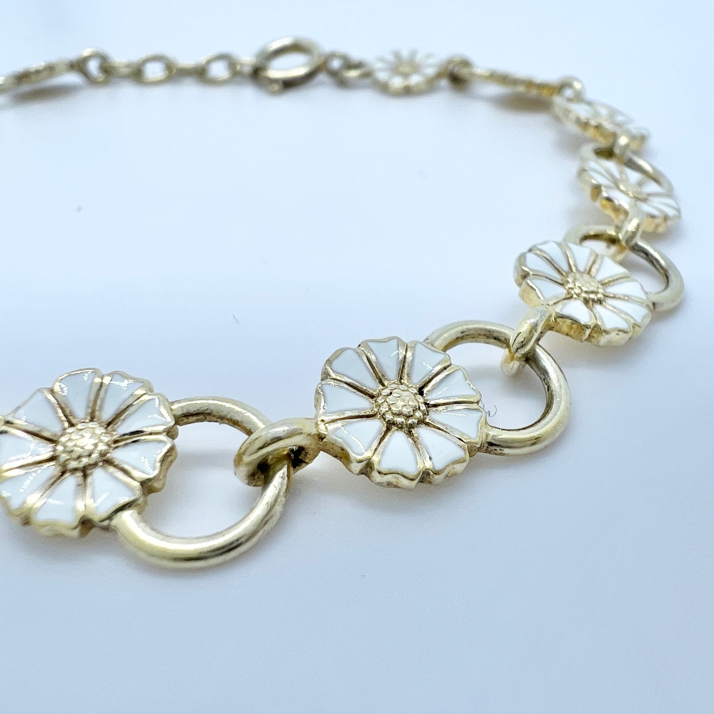 Bernhard Hertz, Denmark. Vintage Sterling Silver Enamel Daisy Bracelet.