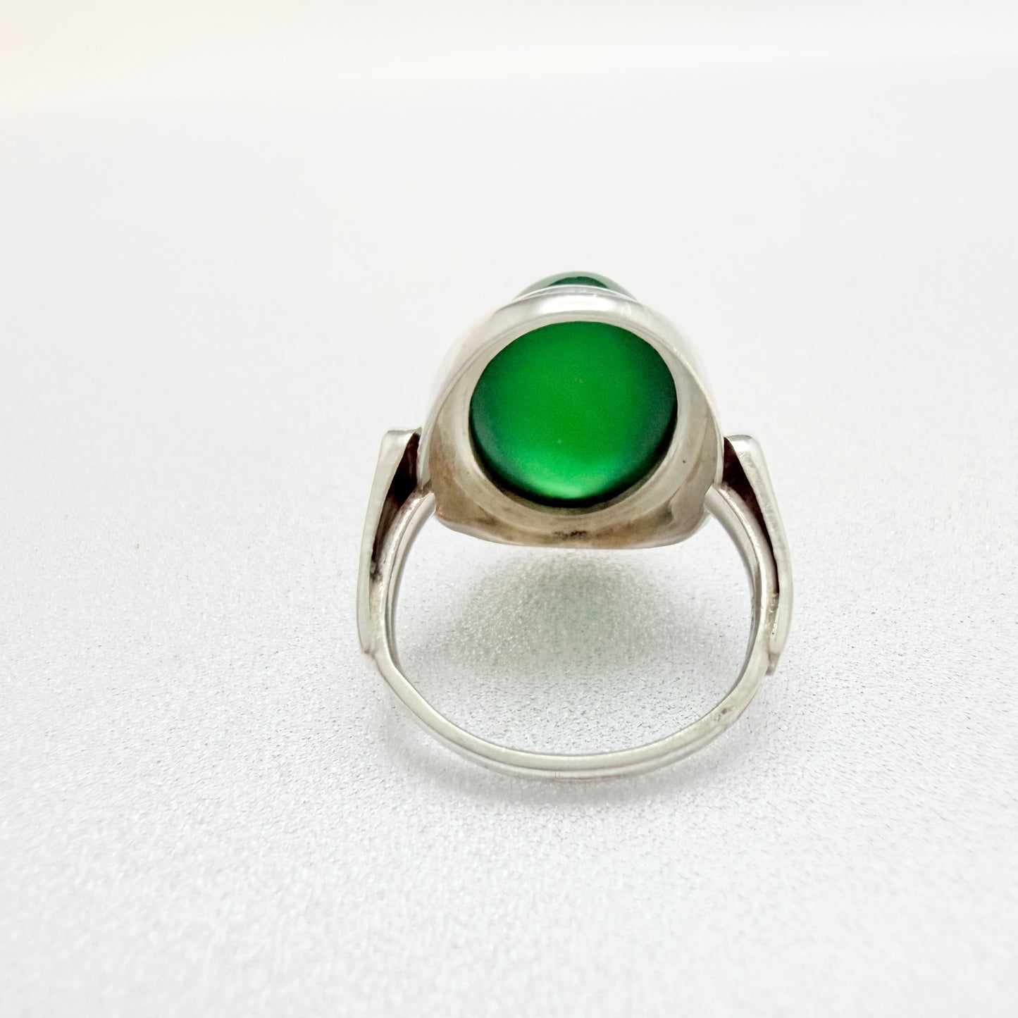Frey & Co, Germany 1950-60s. Solid Silver Chrysoprase Ring