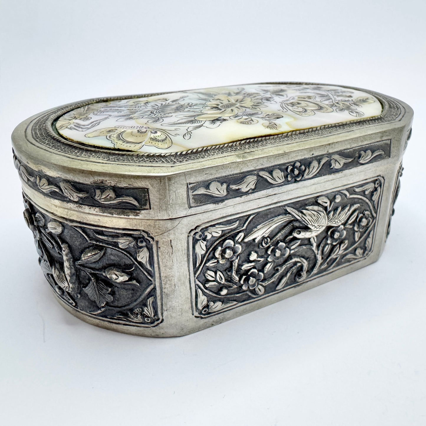 Oriental Antique / Vintage Solid Silver Carved MoP Inlay Jewlery Casket Trinket Box.