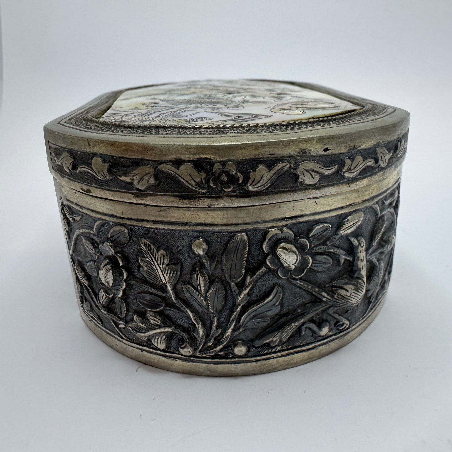 Oriental Antique / Vintage Solid Silver Carved MoP Inlay Jewlery Casket Trinket Box.