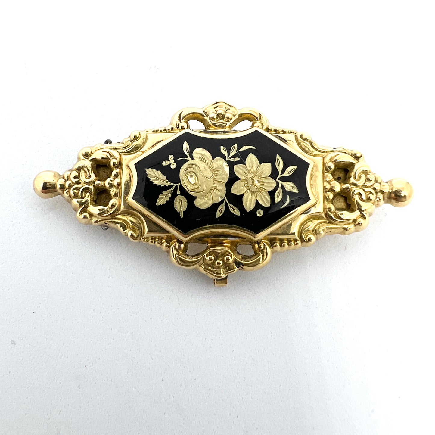 Bernhard Hertz, Sweden c year 1900, 18k Gold Enamel Mourning Brooch.