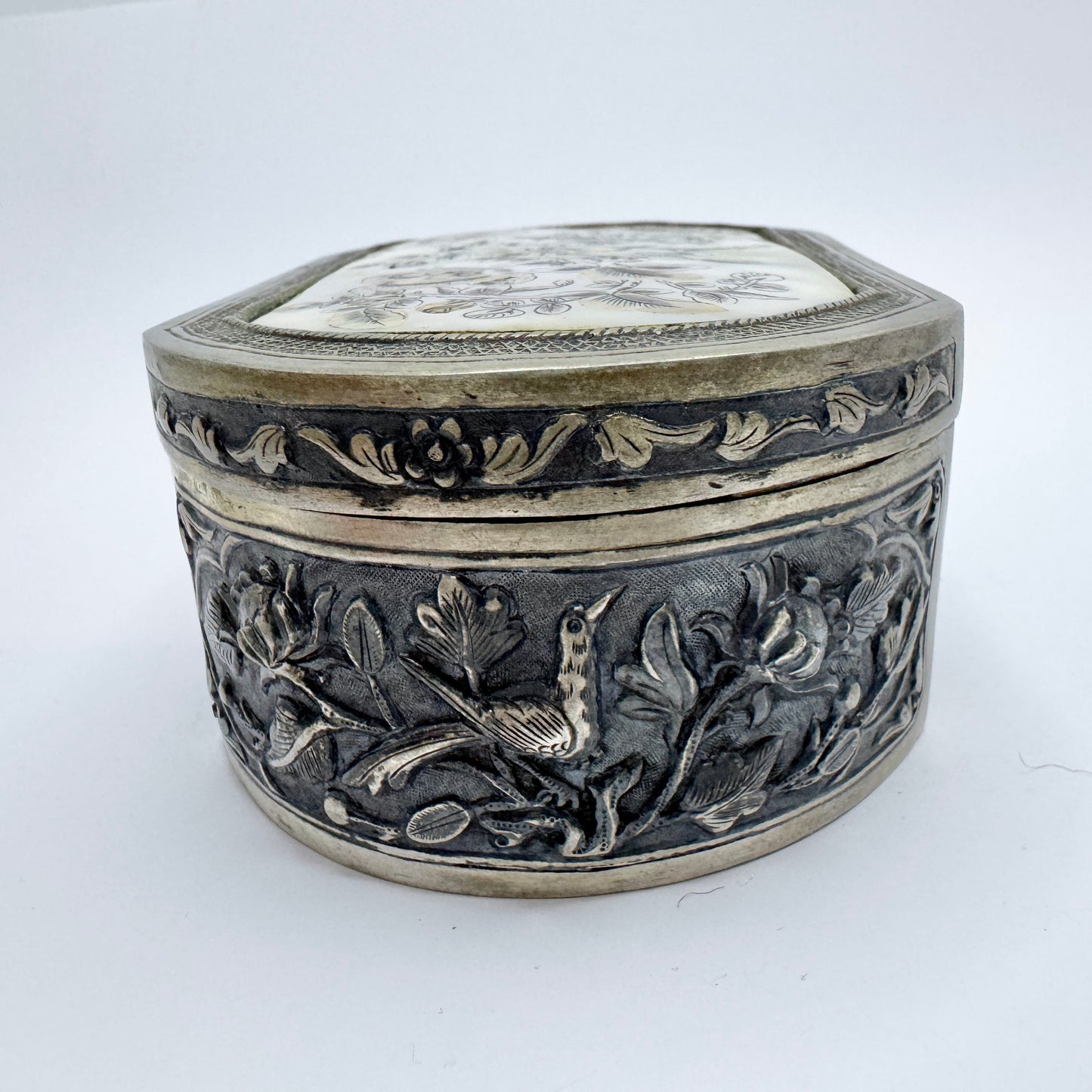Oriental Antique / Vintage Solid Silver Carved MoP Inlay Jewlery Casket Trinket Box.