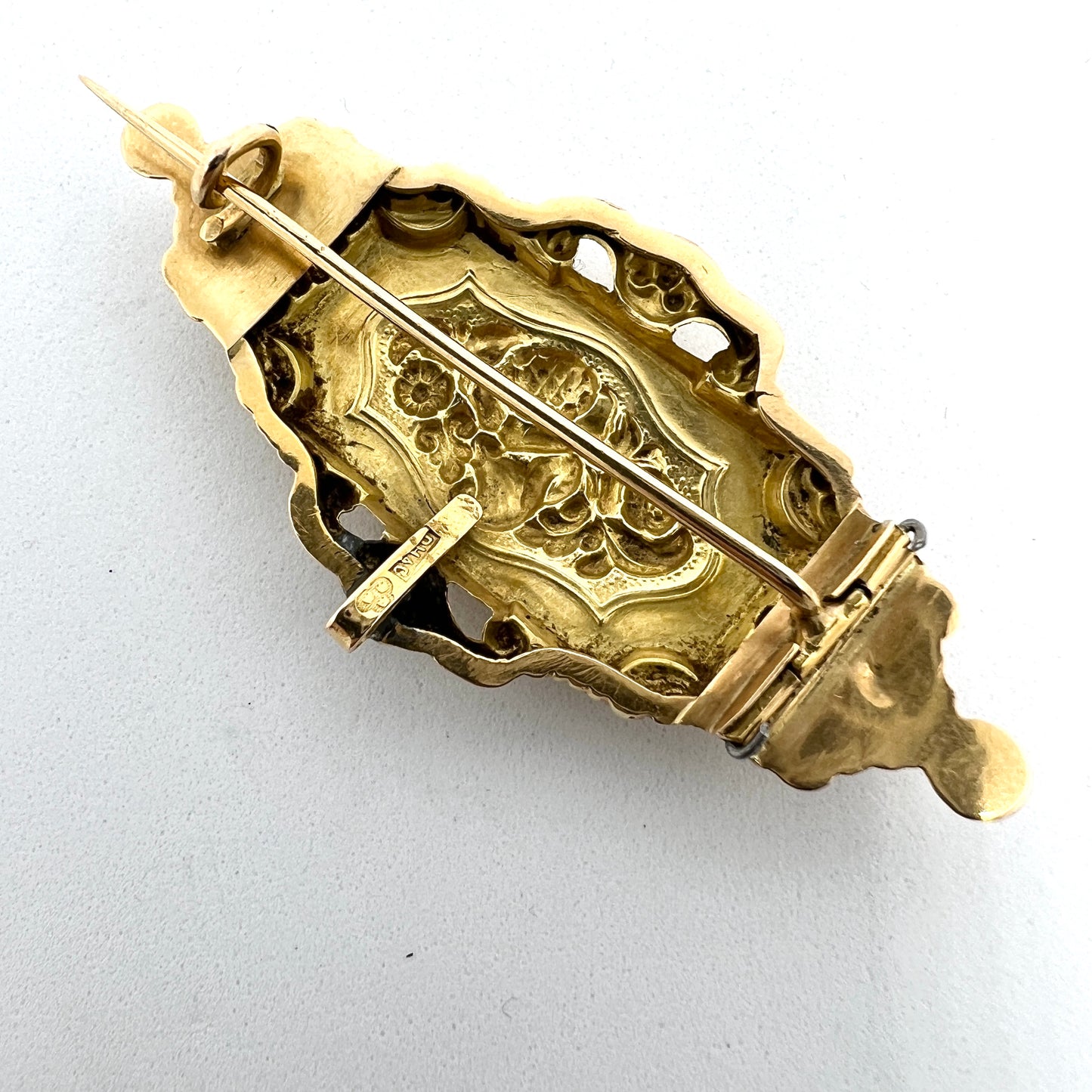 Bernhard Hertz, Sweden c year 1900, 18k Gold Enamel Mourning Brooch.