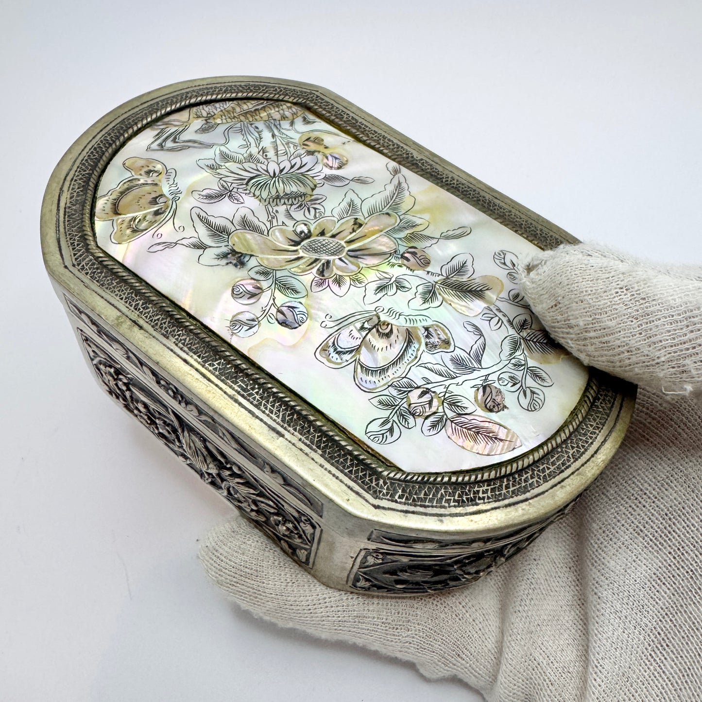 Oriental Antique / Vintage Solid Silver Carved MoP Inlay Jewlery Casket Trinket Box.